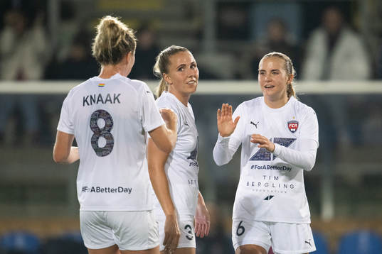 FC Rosengårds Rebecca Knaak och Ria Noora Minerva Öling