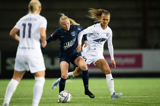 FC Rosengårds Frederikke Thögersen och Eskilstuna Uniteds