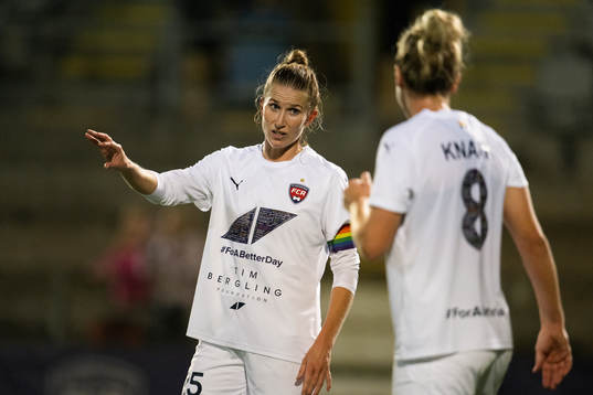 FC Rosengårds Emma Berglund och Rebecca Knaak