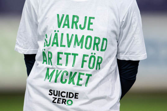 En tröja med text ”Varje självmord är ett för