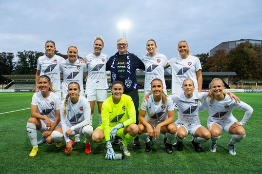 FC Rosengårds spelare med Tim Berglins pappa Cleas