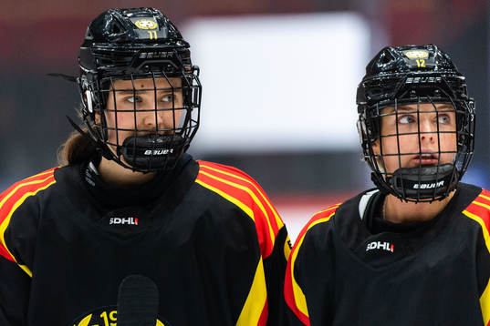 Brynäs Sofia Ljung och Mina Waxin