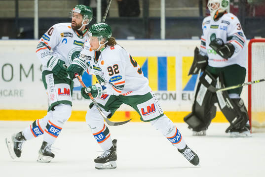 Kristianstads Dennis Svensson med Rikard Olsen