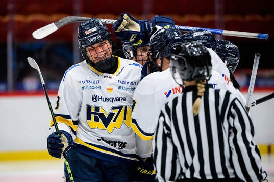 HV71s Elin Svensson jublar