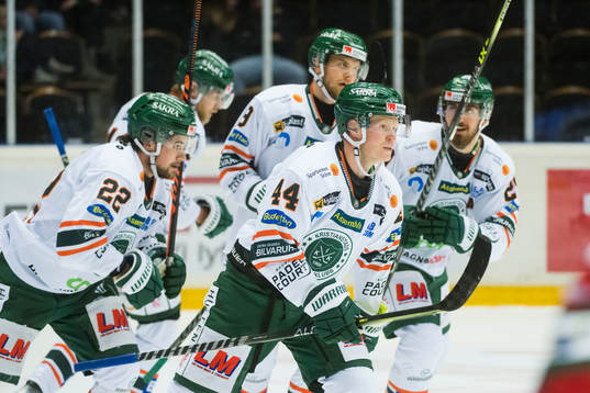 Kristianstads Aleksi Ainali jublar