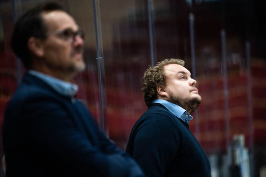 HV71s tränare Peter Hammarström och tränare Axel Nyberg