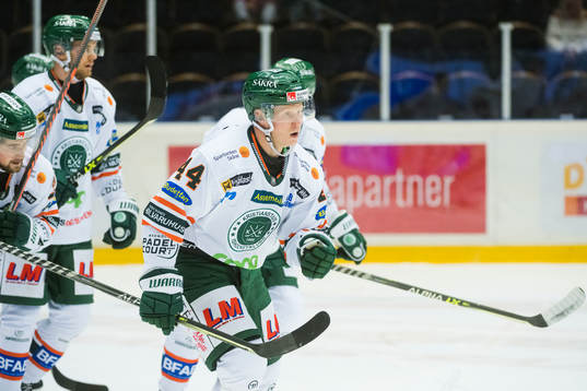 Kristianstads Aleksi Ainali jublar