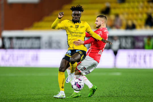 Elfsborgs Emmanuel Boateng och Degerfors Christos Gravius