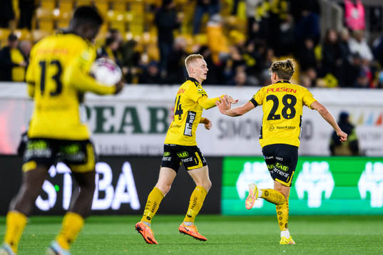 Elfsborgs Oscar Aga (v) jublar