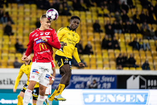Degerfors Gustaf Lagerbielke och Elfsborgs Michael Baidoo