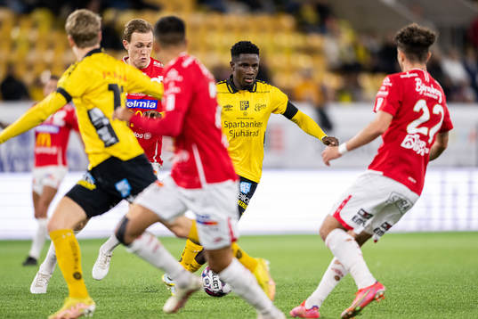 Degerfors Adam Carlen och Elfsborgs Michael Baidoo