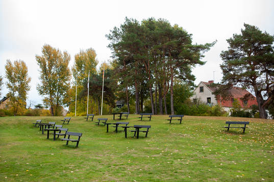Åhus IP tomma bänkar