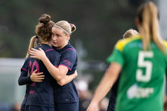 Malmö FFs Anna Plantin och Rebecka Holm jublar