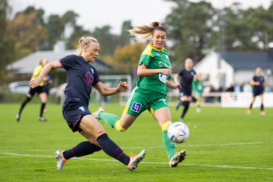 Åhus Ella Andersson och Malmö FFs Madeleine Hejde