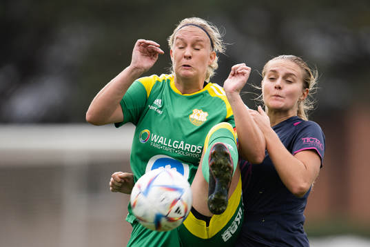 Åhus Josefine Mårtensson och Malmö FFs Ida Lyberg