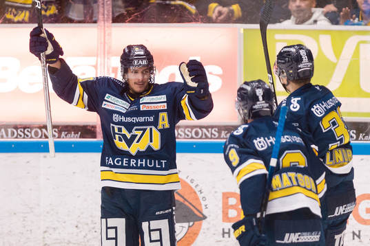 HV71s André Petersson jublar