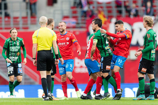 Helsingborgs Alexander Faltsetas och Amar Muhsin i bråk