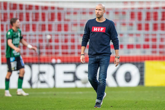 Helsingborgs tränare Mattias Lindström deppar