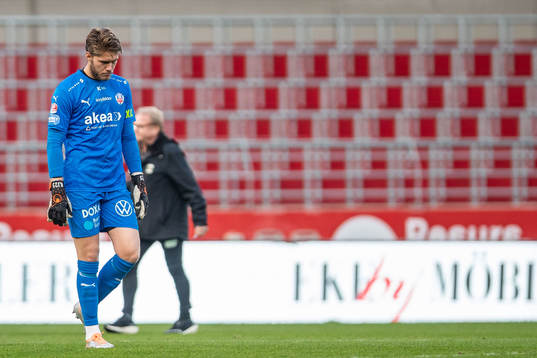 Helsingborgs målvakt Kalle Joelsson deppar