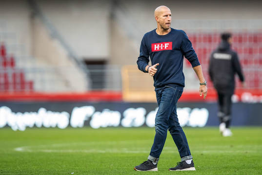 Helsingborgs tränare Mattias Lindström deppar