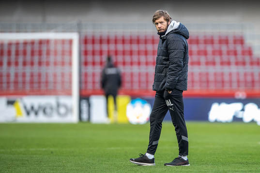 Helsingborgs assisterande tränare Max Linden   deppar