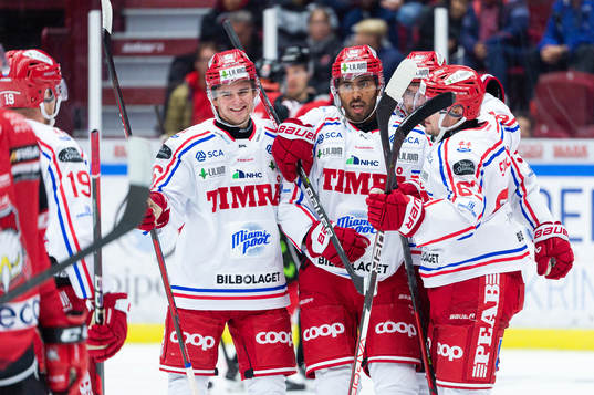 Timrås Jeremy Boyce-Rotevall jublar