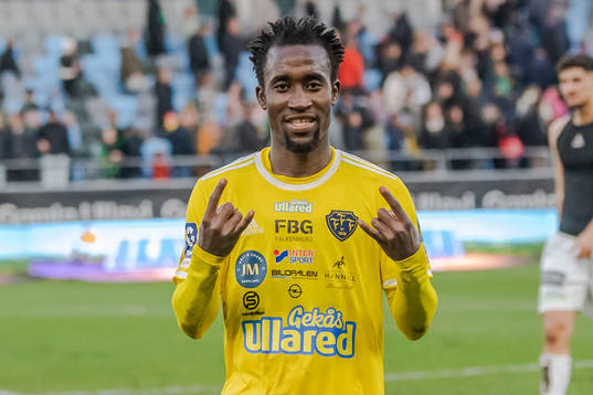 Falkenbergs Godwin Aguda jublar
