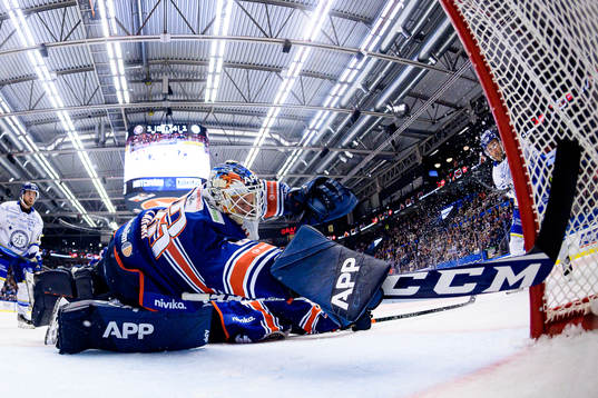 Växjös målvakt Emil Larmi när Leksands Carter Camper