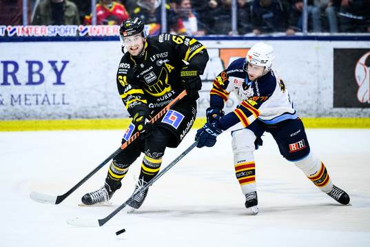 Västerås Daniel Gunnarsson och Djurgårdens John Norman