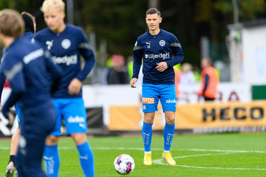 Värnamos Marcus Antonsson före fotbollsmatchen i