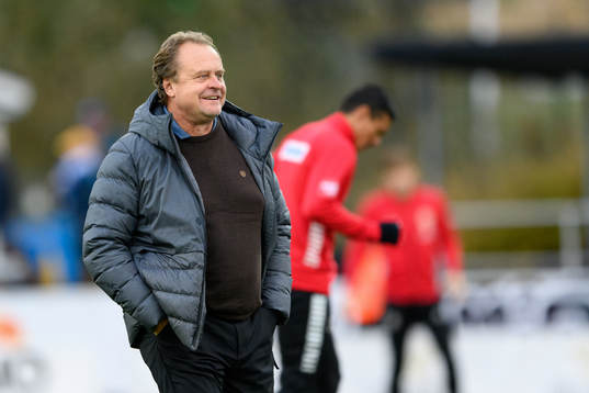 Värnamos assisterande tränare Jonas Thern före