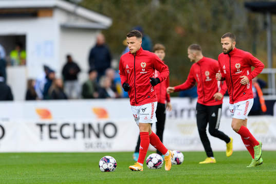 Kalmars Simon Skrabb före fotbollsmatchen i Allsvenskan