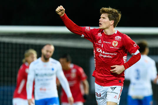 Kalmars Oliver Berg jublar