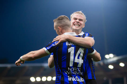Sirius Aron Bjarnason och Oli Valur Omarsson jublar