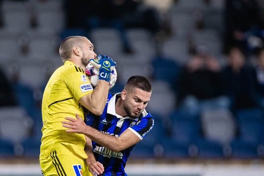 IFK Norrköpings målvakt Oscar Jansson och Sirius Edi
