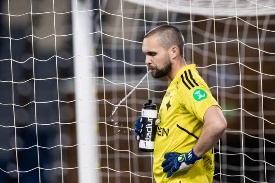 IFK Norrköpings målvakt Oscar Jansson deppar