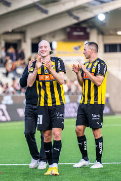 Häckens Valgeir Fridriksson och Even Hovland  jublar
