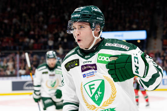 Färjestads Oscar Lawner jublar