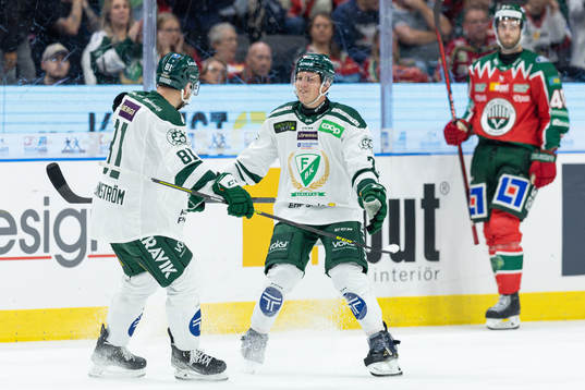 Färjestads Theodor Lennström och Patrik Lundh jublar