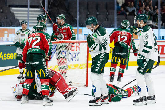 Färjestads Marcus Westfält jublar