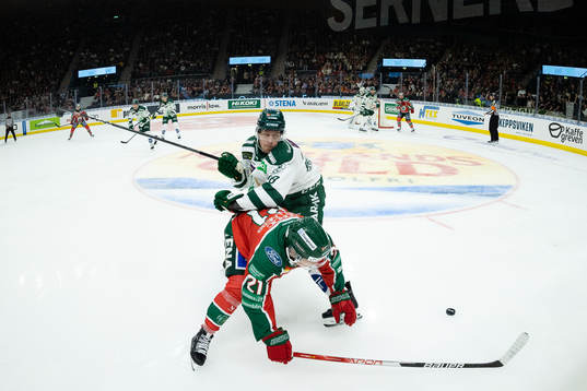 Färjestads Mattias Göransson och Frölundas Jere Innala