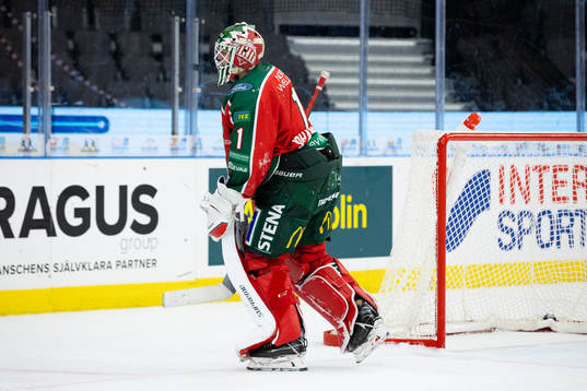 Frölundas målvakt Lars Johansson deppar