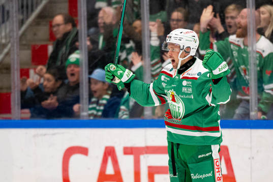Rögles Michael Kapla jublar