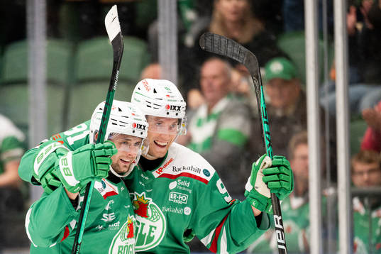 Rögles Daniel Zaar och Adam Tambellini jublar