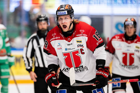 Örebros Rodrigo Abols jublar