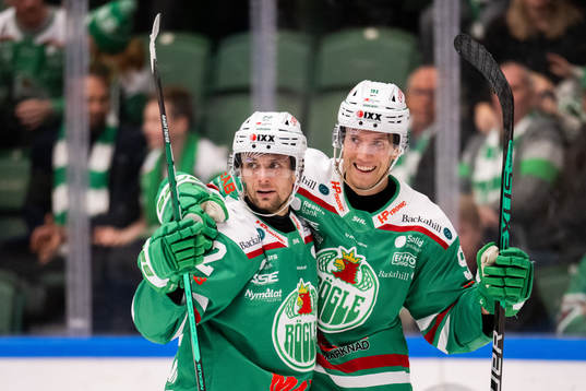 Rögles Daniel Zaar och Adam Tambellini jublar