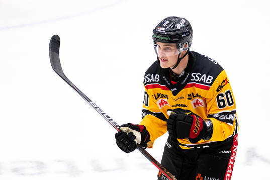 Luleås Julius Honka jublar