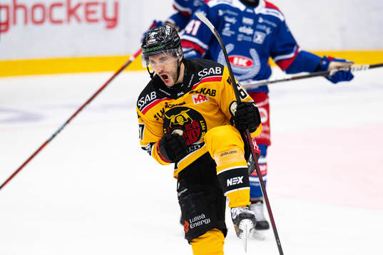 Luleås Konstantin Komarek jublar