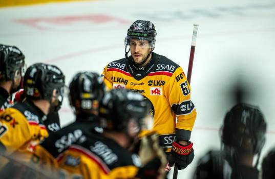 Luleås Konstantin Komarek jublar
