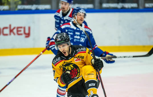 Luleås Konstantin Komarek jublar